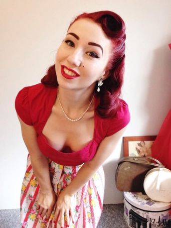 Selfie wearing my fabulous Purr Imaginations skirt! 